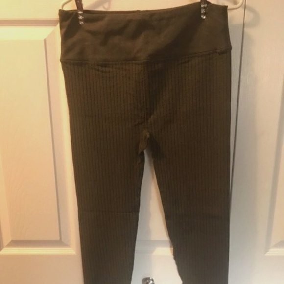 Fabletics HIgh waisted Seamless Rib Legging XL NWT - Picture 1 of 3